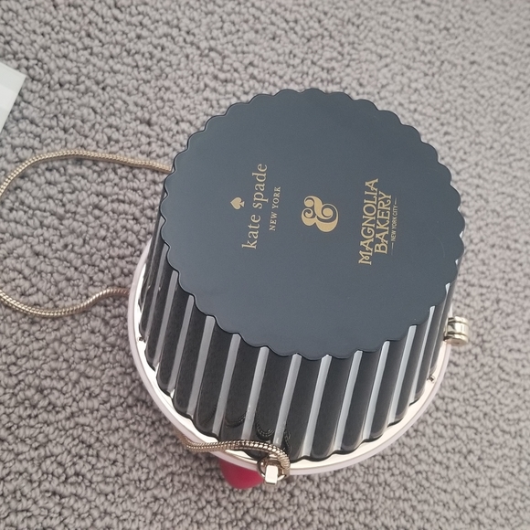 Magnolia Bakery Cupcake bag - Picture 3 of 6